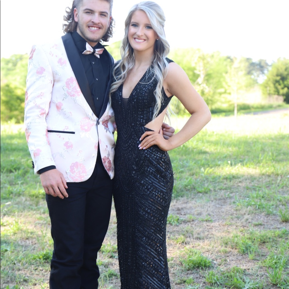Black Sherri Hill prom dress